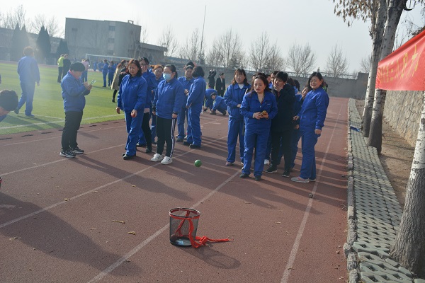 公司組織慶?！叭恕眿D女節(jié)活動(dòng)