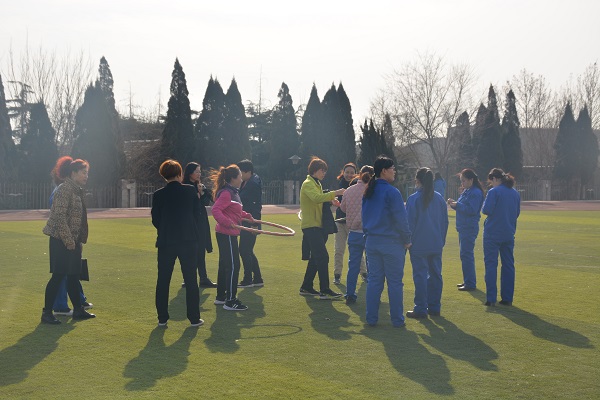 公司組織慶?！叭恕眿D女節(jié)活動(dòng)